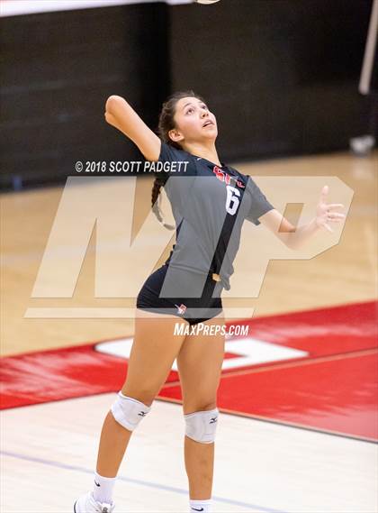 Thumbnail 3 in Point Loma vs. Santa Fe Christian (CIF SDS Division I Semifinal) photogallery.