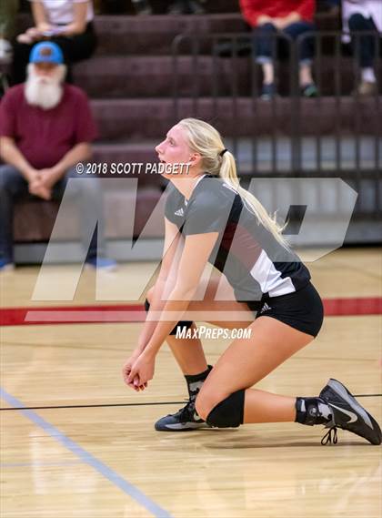 Thumbnail 2 in Point Loma vs. Santa Fe Christian (CIF SDS Division I Semifinal) photogallery.