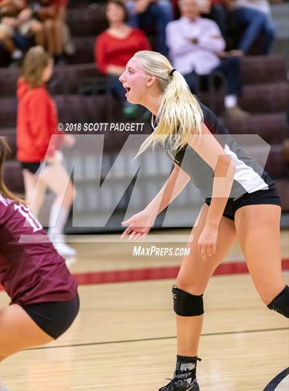 Thumbnail 1 in Point Loma vs. Santa Fe Christian (CIF SDS Division I Semifinal) photogallery.