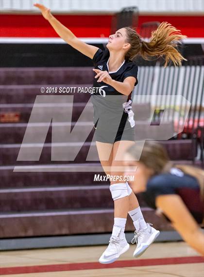 Thumbnail 3 in Point Loma vs. Santa Fe Christian (CIF SDS Division I Semifinal) photogallery.