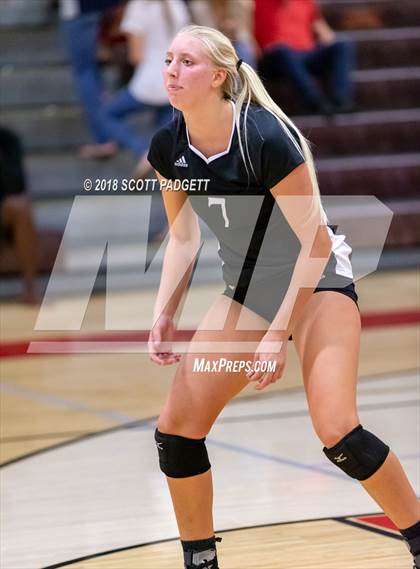 Thumbnail 1 in Point Loma vs. Santa Fe Christian (CIF SDS Division I Semifinal) photogallery.