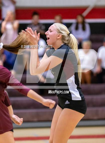 Thumbnail 3 in Point Loma vs. Santa Fe Christian (CIF SDS Division I Semifinal) photogallery.