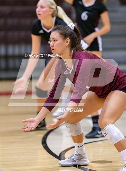 Thumbnail 3 in Point Loma vs. Santa Fe Christian (CIF SDS Division I Semifinal) photogallery.