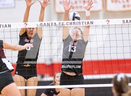 Thumbnail 2 in Point Loma vs. Santa Fe Christian (CIF SDS Division I Semifinal) photogallery.