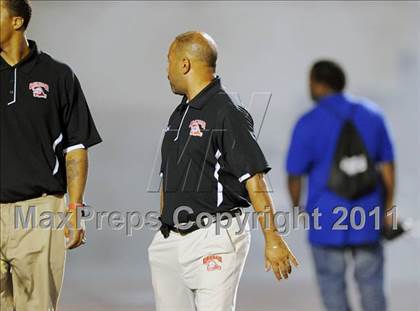 Thumbnail 1 in Baltimore Dunbar vs. Washington Dunbar (I-95 Kickoff Classic) photogallery.