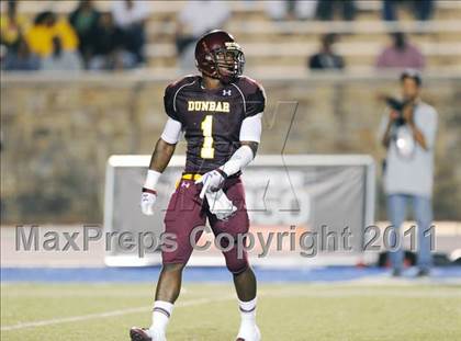 Thumbnail 1 in Baltimore Dunbar vs. Washington Dunbar (I-95 Kickoff Classic) photogallery.