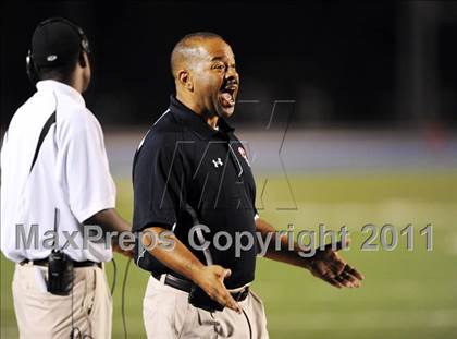 Thumbnail 2 in Baltimore Dunbar vs. Washington Dunbar (I-95 Kickoff Classic) photogallery.