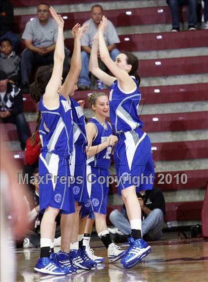 Thumbnail 1 in Archbishop Mitty vs. Presentation (CIF CCS D2 Final) photogallery.