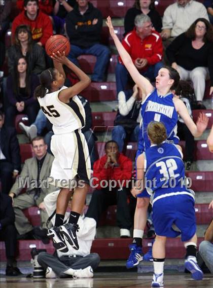 Thumbnail 2 in Archbishop Mitty vs. Presentation (CIF CCS D2 Final) photogallery.