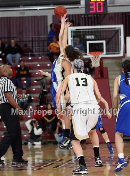 Thumbnail 1 in Archbishop Mitty vs. Presentation (CIF CCS D2 Final) photogallery.