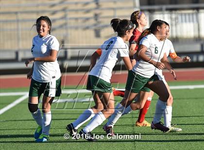 Thumbnail 2 in Lee [Robert E.] vs Holmes (Gustafson Stadium) photogallery.