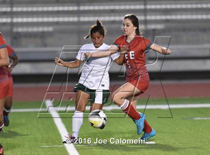 Thumbnail 1 in Lee [Robert E.] vs Holmes (Gustafson Stadium) photogallery.