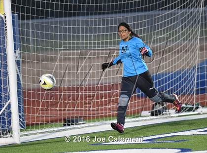 Thumbnail 1 in Lee [Robert E.] vs Holmes (Gustafson Stadium) photogallery.