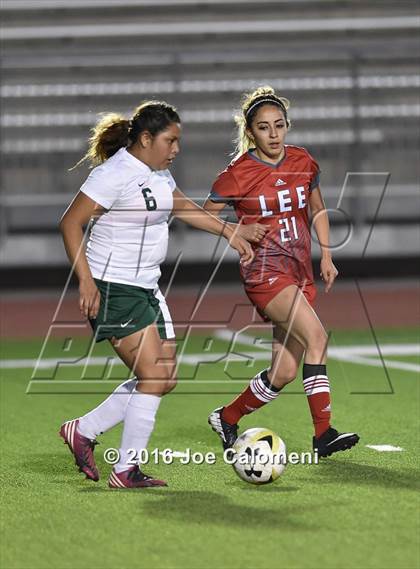 Thumbnail 1 in Lee [Robert E.] vs Holmes (Gustafson Stadium) photogallery.
