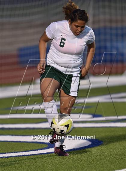 Thumbnail 3 in Lee [Robert E.] vs Holmes (Gustafson Stadium) photogallery.