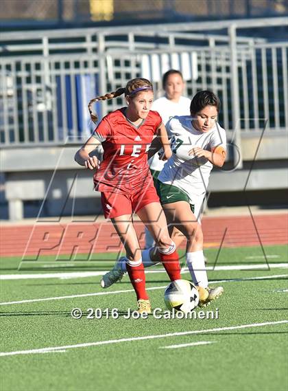 Thumbnail 2 in Lee [Robert E.] vs Holmes (Gustafson Stadium) photogallery.