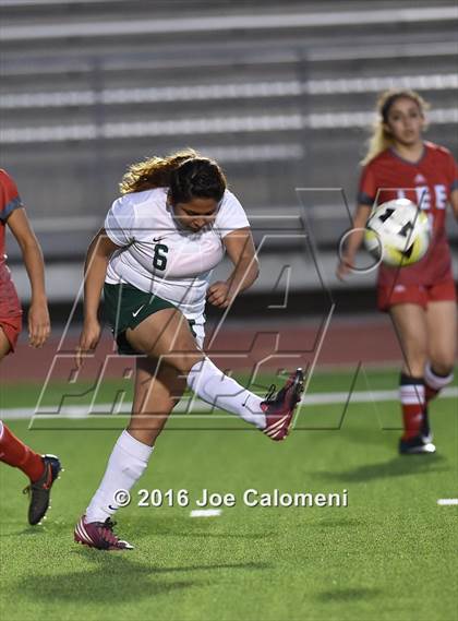 Thumbnail 3 in Lee [Robert E.] vs Holmes (Gustafson Stadium) photogallery.