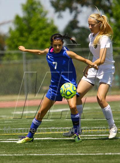 Thumbnail 1 in Benicia vs. Rio Americano (CIF SJS D3 Final) photogallery.