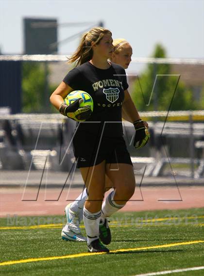 Thumbnail 2 in Benicia vs. Rio Americano (CIF SJS D3 Final) photogallery.