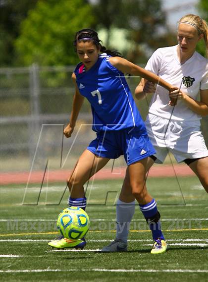 Thumbnail 2 in Benicia vs. Rio Americano (CIF SJS D3 Final) photogallery.