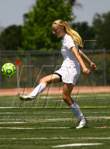 Thumbnail 3 in Benicia vs. Rio Americano (CIF SJS D3 Final) photogallery.