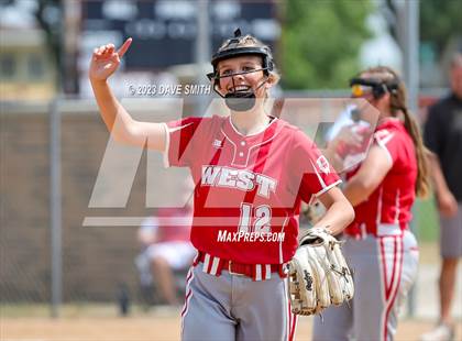 Thumbnail 2 in Edgewood-Colesburg vs Davenport West (West Delaware Invitational) photogallery.