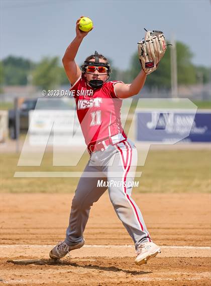 Thumbnail 2 in Edgewood-Colesburg vs Davenport West (West Delaware Invitational) photogallery.