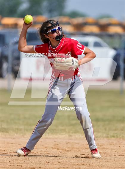 Thumbnail 1 in Edgewood-Colesburg vs Davenport West (West Delaware Invitational) photogallery.