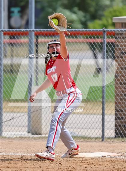 Thumbnail 1 in Edgewood-Colesburg vs Davenport West (West Delaware Invitational) photogallery.
