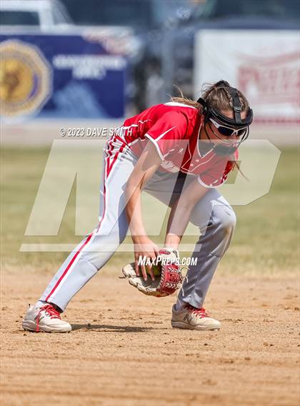 Thumbnail 3 in Edgewood-Colesburg vs Davenport West (West Delaware Invitational) photogallery.