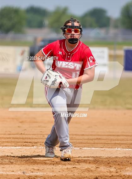 Thumbnail 2 in Edgewood-Colesburg vs Davenport West (West Delaware Invitational) photogallery.