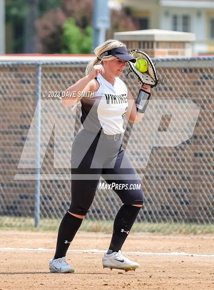 Thumbnail 1 in Edgewood-Colesburg vs Davenport West (West Delaware Invitational) photogallery.