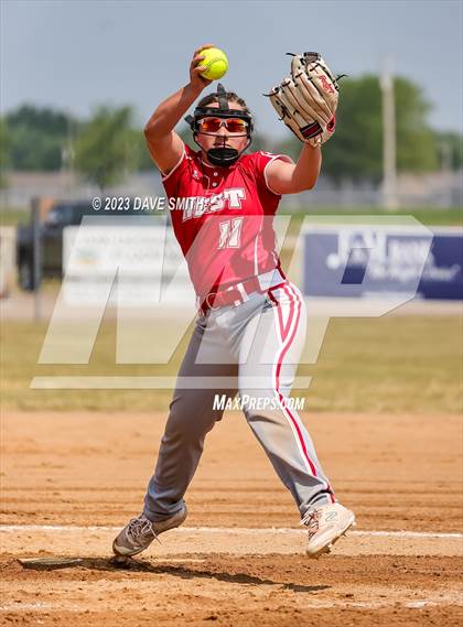 Thumbnail 1 in Edgewood-Colesburg vs Davenport West (West Delaware Invitational) photogallery.