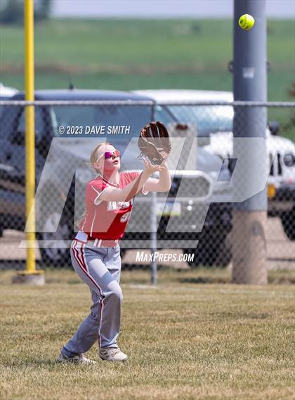 Thumbnail 1 in Edgewood-Colesburg vs Davenport West (West Delaware Invitational) photogallery.