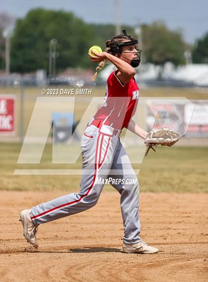 Thumbnail 3 in Edgewood-Colesburg vs Davenport West (West Delaware Invitational) photogallery.