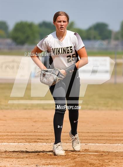 Thumbnail 1 in Edgewood-Colesburg vs Davenport West (West Delaware Invitational) photogallery.