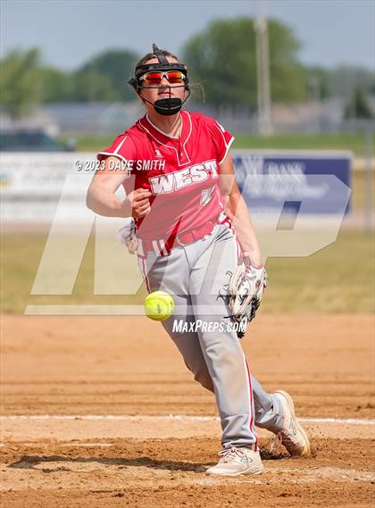 Thumbnail 1 in Edgewood-Colesburg vs Davenport West (West Delaware Invitational) photogallery.