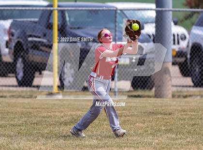 Thumbnail 2 in Edgewood-Colesburg vs Davenport West (West Delaware Invitational) photogallery.