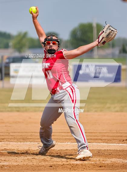 Thumbnail 3 in Edgewood-Colesburg vs Davenport West (West Delaware Invitational) photogallery.