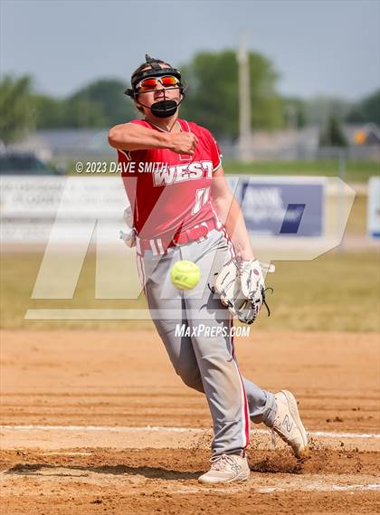 Thumbnail 1 in Edgewood-Colesburg vs Davenport West (West Delaware Invitational) photogallery.