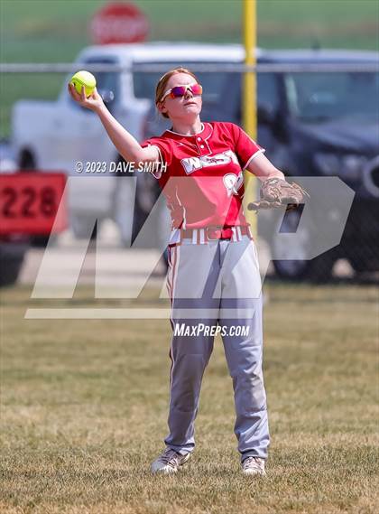 Thumbnail 2 in Edgewood-Colesburg vs Davenport West (West Delaware Invitational) photogallery.