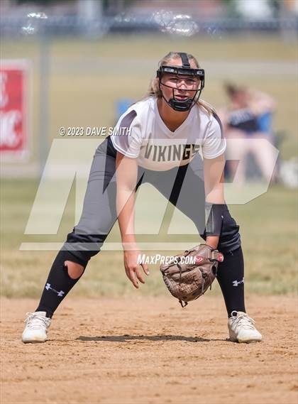 Thumbnail 2 in Edgewood-Colesburg vs Davenport West (West Delaware Invitational) photogallery.