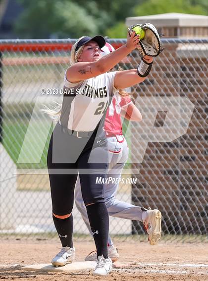 Thumbnail 1 in Edgewood-Colesburg vs Davenport West (West Delaware Invitational) photogallery.
