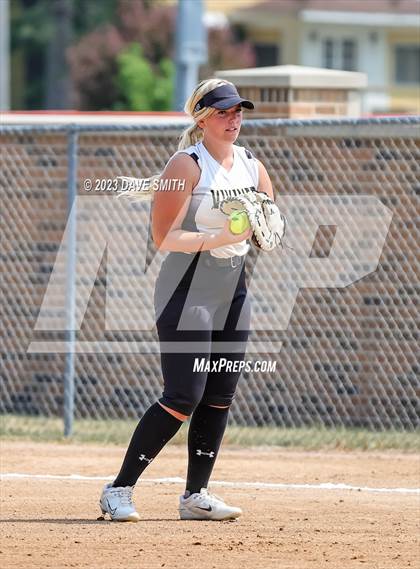Thumbnail 2 in Edgewood-Colesburg vs Davenport West (West Delaware Invitational) photogallery.