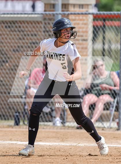 Thumbnail 2 in Edgewood-Colesburg vs Davenport West (West Delaware Invitational) photogallery.