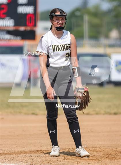 Thumbnail 3 in Edgewood-Colesburg vs Davenport West (West Delaware Invitational) photogallery.