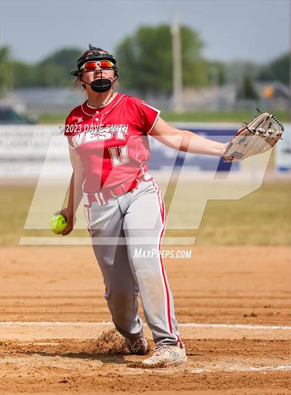 Thumbnail 3 in Edgewood-Colesburg vs Davenport West (West Delaware Invitational) photogallery.