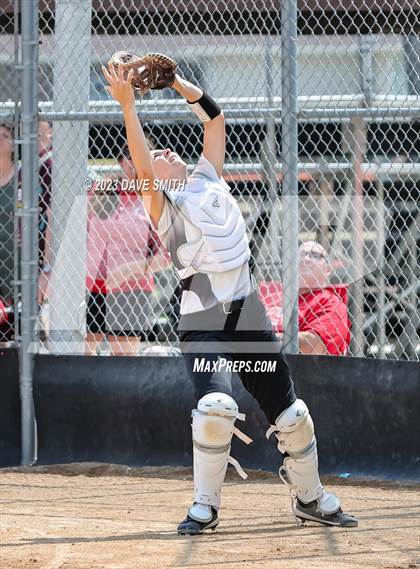 Thumbnail 2 in Edgewood-Colesburg vs Davenport West (West Delaware Invitational) photogallery.