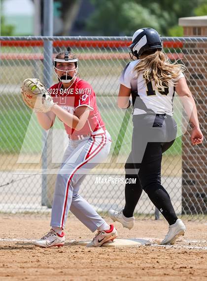 Thumbnail 1 in Edgewood-Colesburg vs Davenport West (West Delaware Invitational) photogallery.