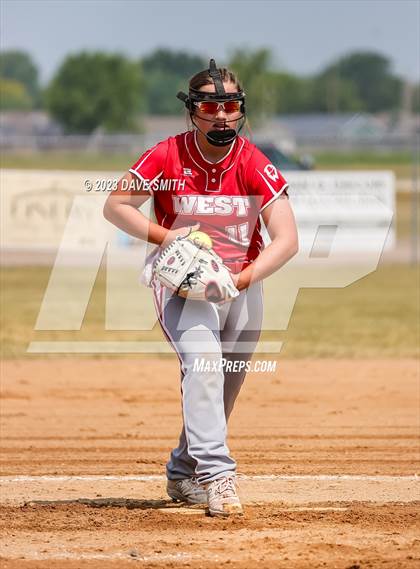Thumbnail 3 in Edgewood-Colesburg vs Davenport West (West Delaware Invitational) photogallery.